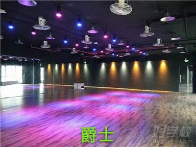 廣州轉折舞蹈的教學環境